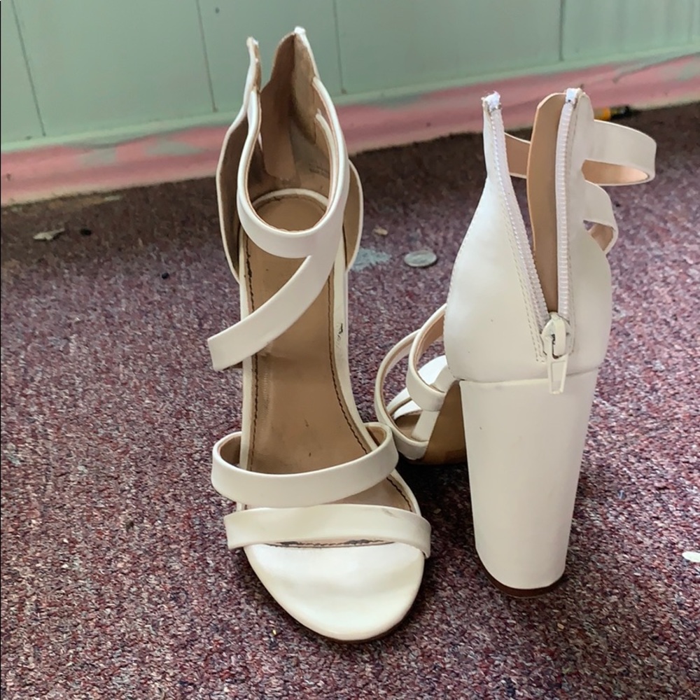 High heels - Picture 3 of 3